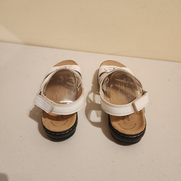 Clarks Women's Sz 8.5 Leisa Janna Sandal White Leather Strappy Boho Comfort Sole - Picture 7 of 11